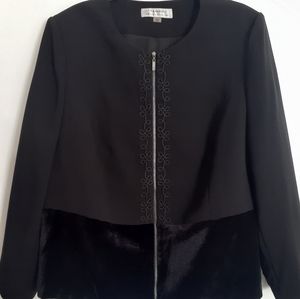 Tahari Arthur S Levine Women Suit Jacket Blazer Size 18W with Embroidered Accent